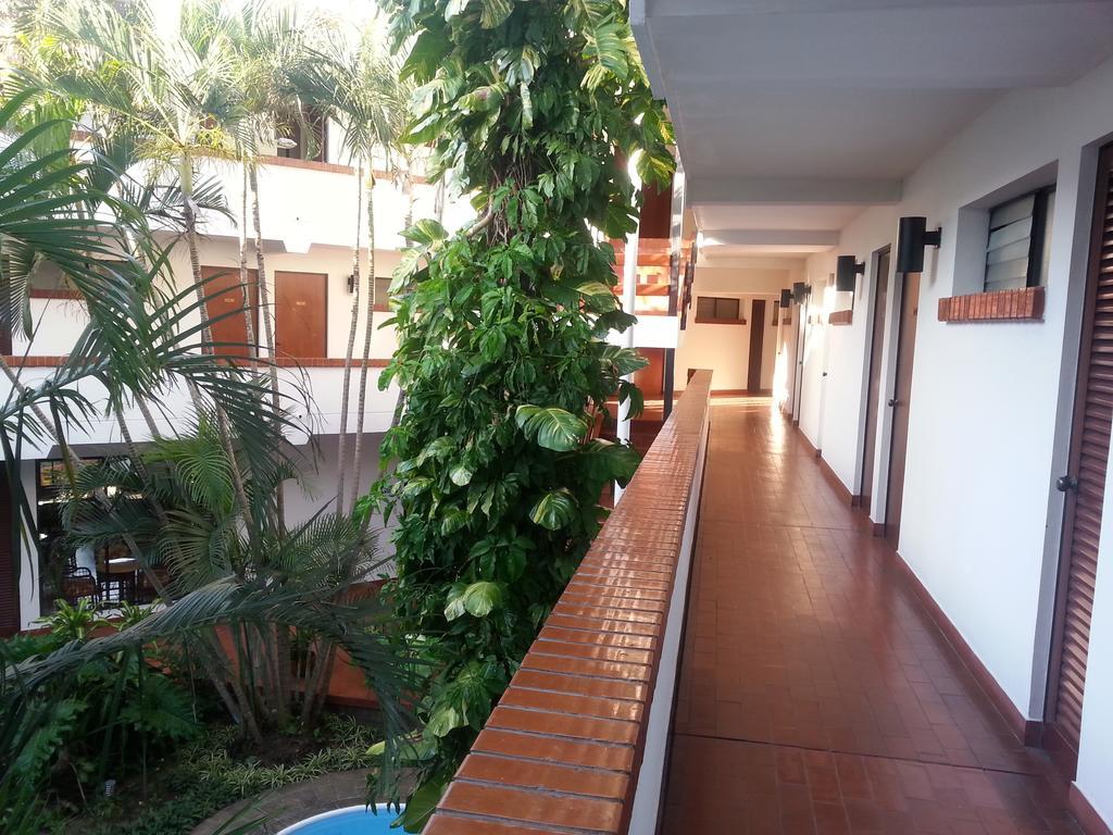 Las Palmas Santa Cruz de La Sierra Exterior photo